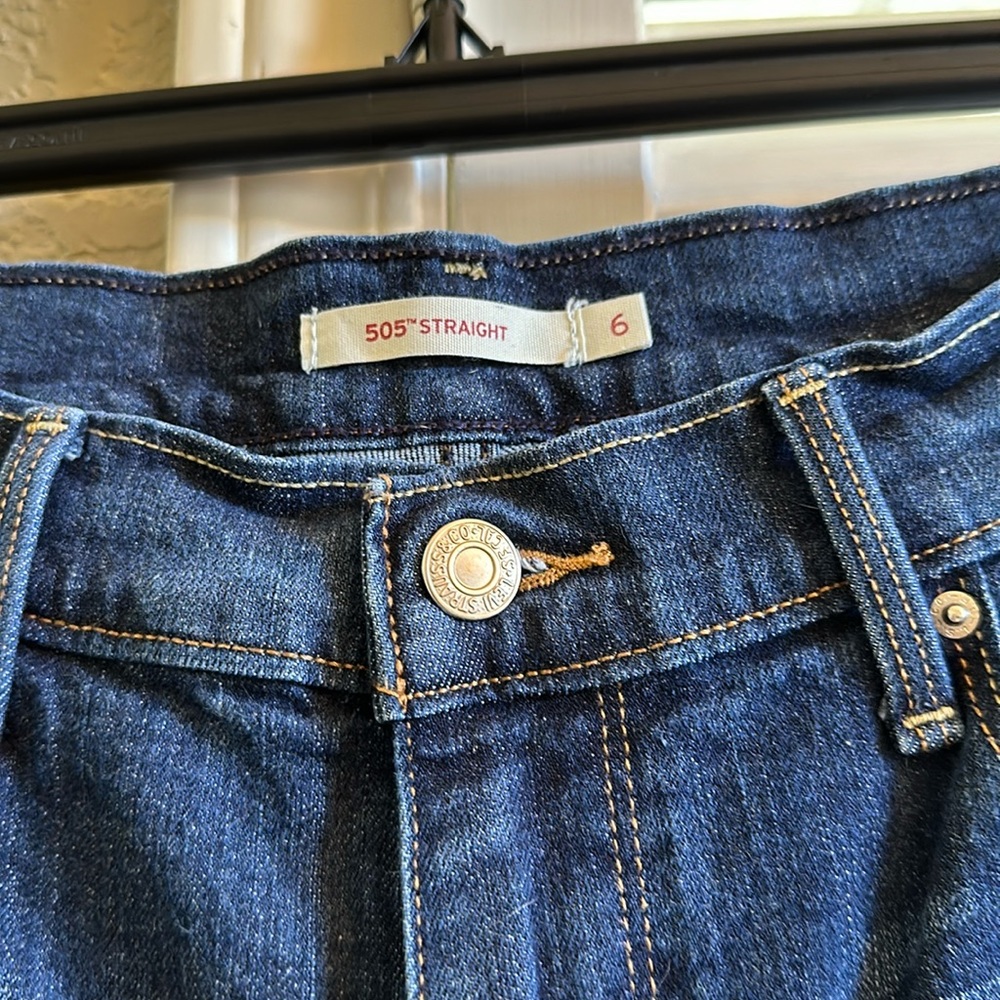Levi’s 505 straight size 6